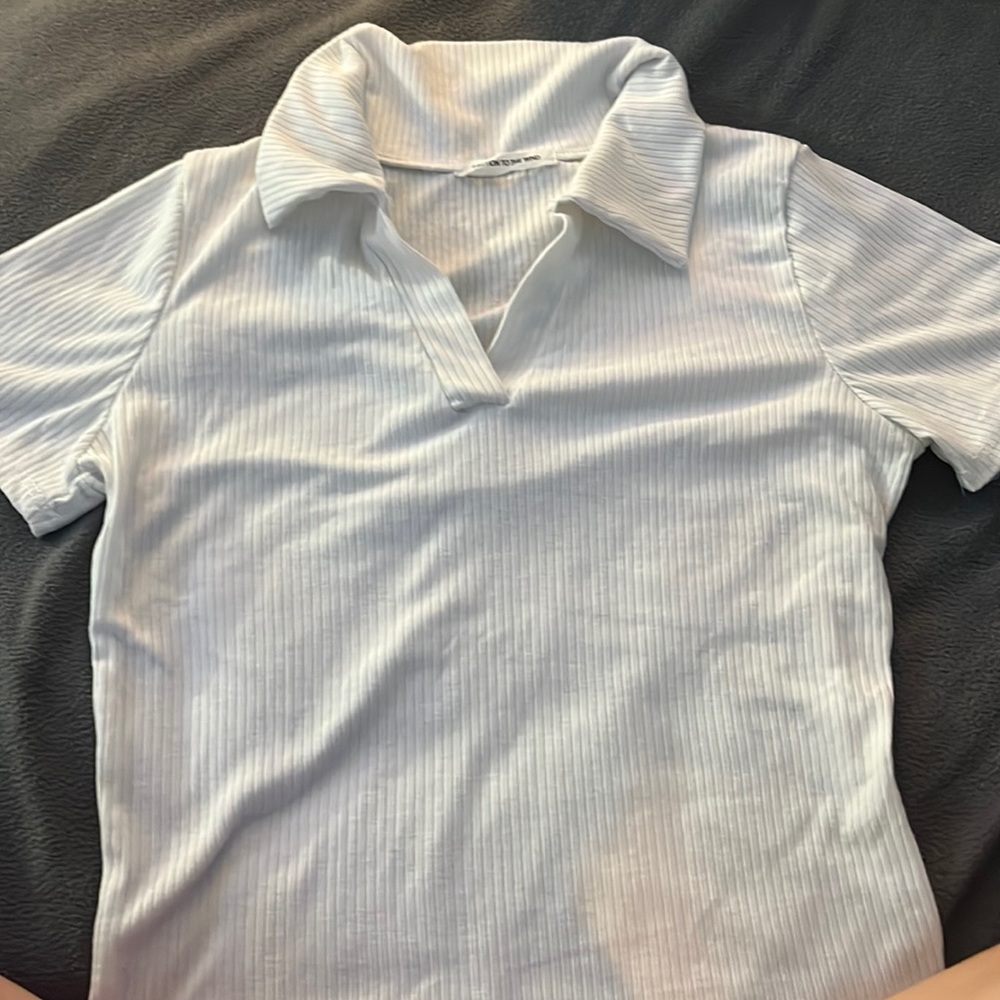 white tee